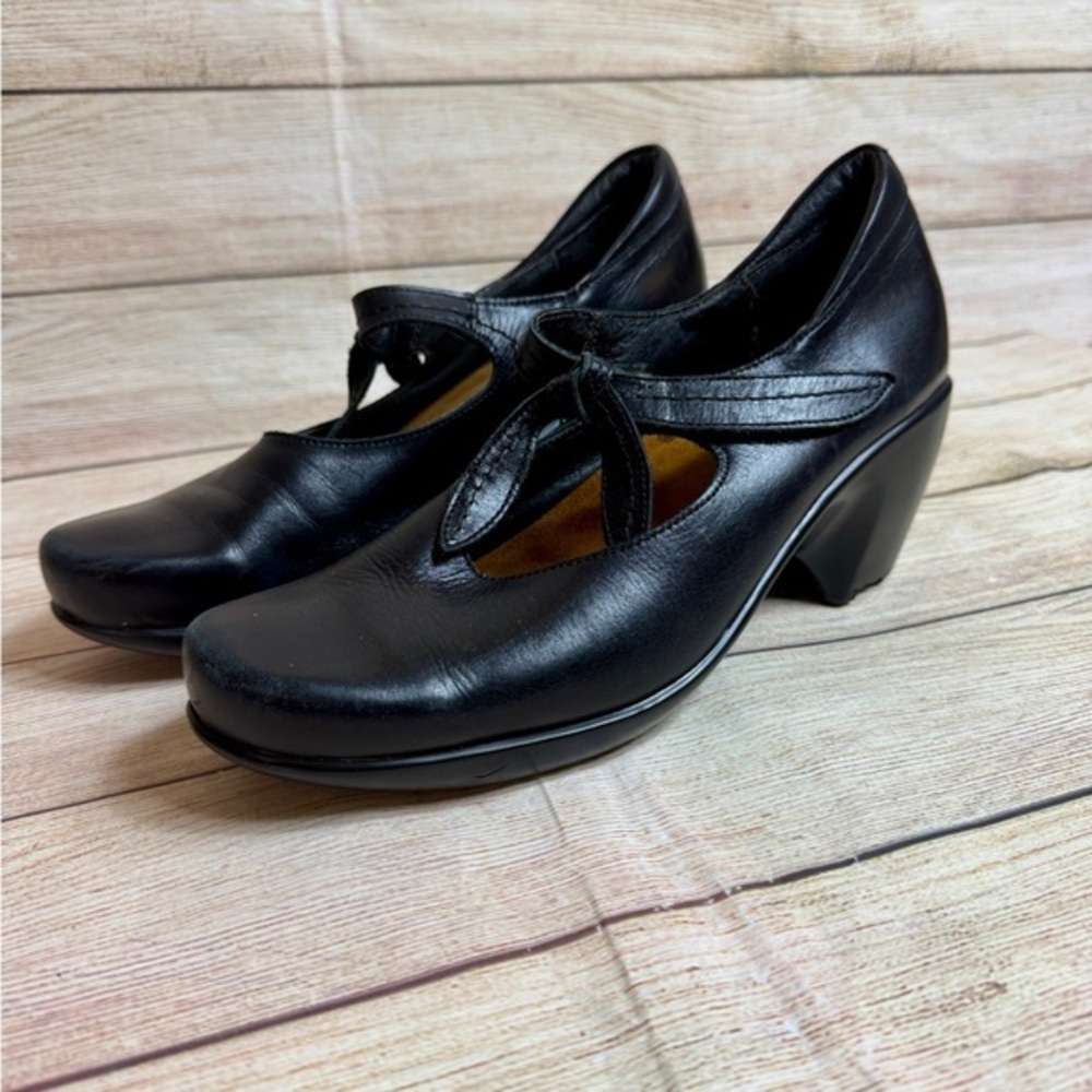 Naot Pleasure Black Leather Mary Jane block heel shoes.   Size 40. Size 9.5